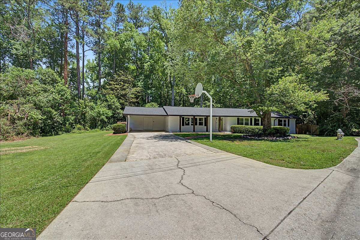 2718 Pine Grove CT