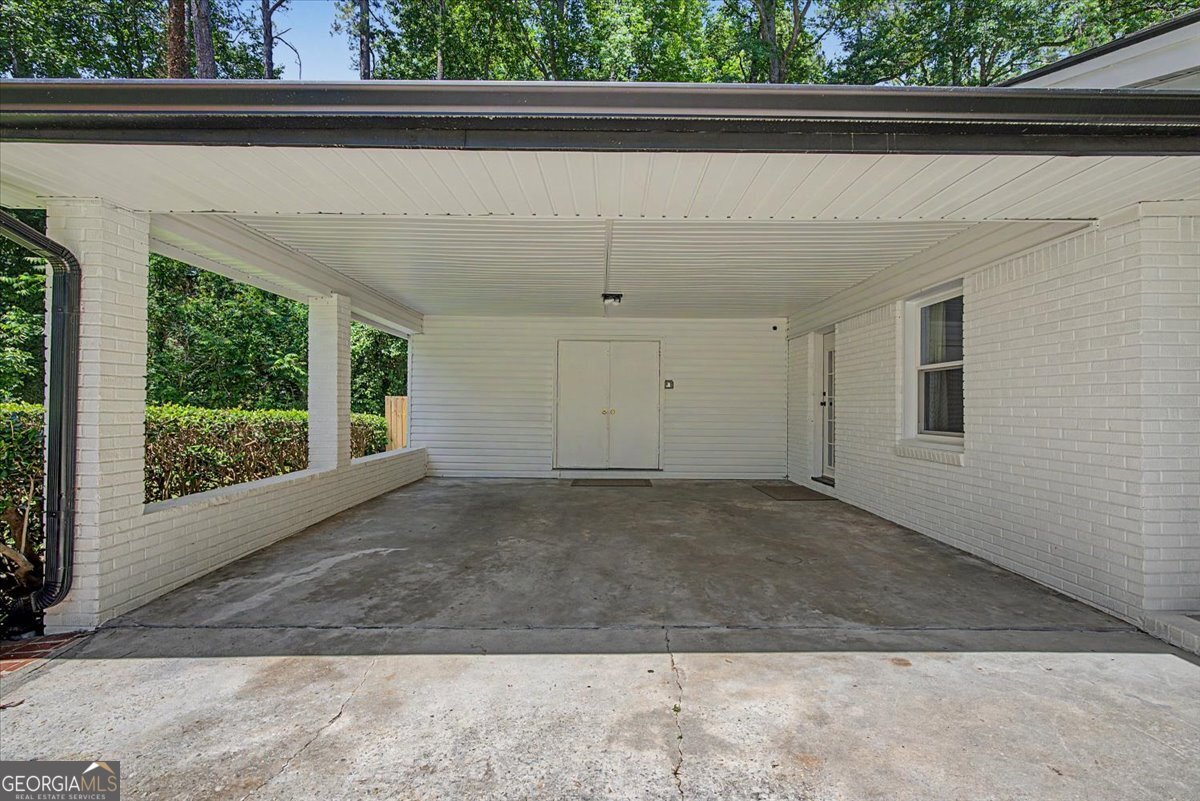 2718 Pine Grove CT