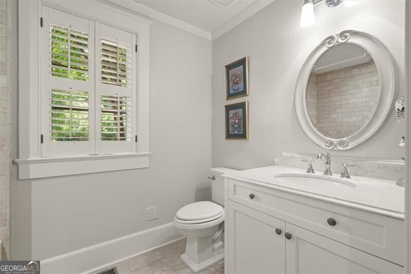 Alpharetta, Georgia 30005, United States, 4 Bedrooms Bedrooms, ,5 BathroomsBathrooms,Residential,Pending,17468