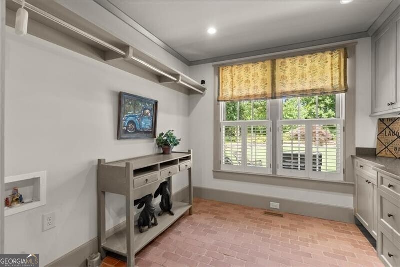 Alpharetta, Georgia 30005, United States, 4 Bedrooms Bedrooms, ,5 BathroomsBathrooms,Residential,Pending,17468