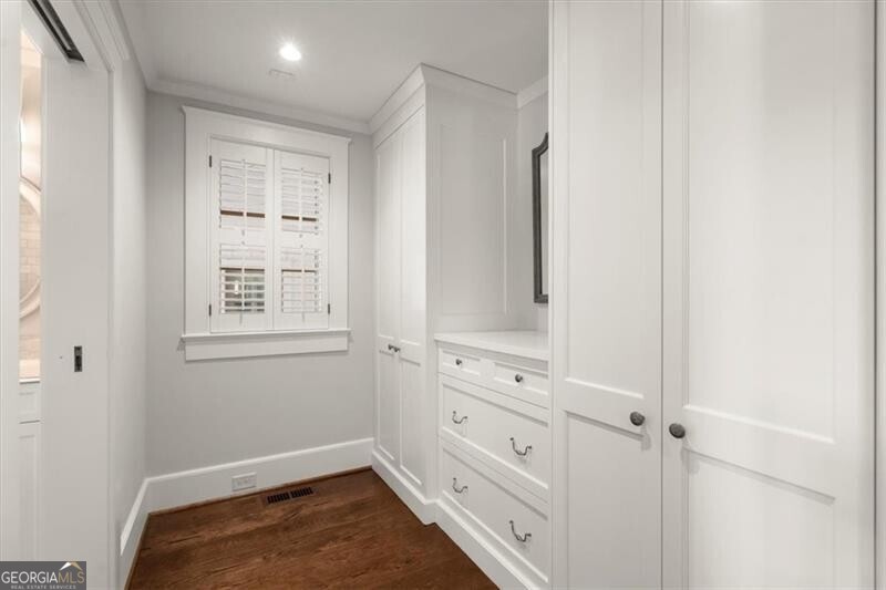 Alpharetta, Georgia 30005, United States, 4 Bedrooms Bedrooms, ,5 BathroomsBathrooms,Residential,Pending,17468