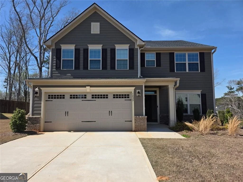 1029 Climbing Rose Way