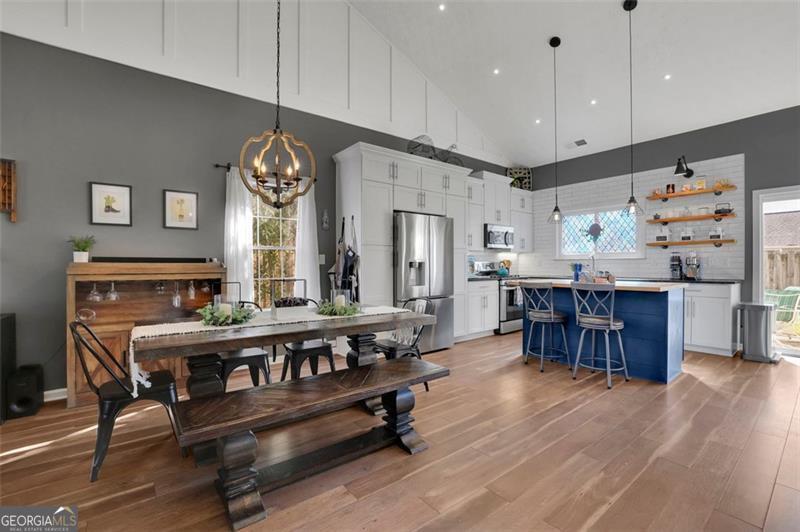 1025 AMBER LEAF CT