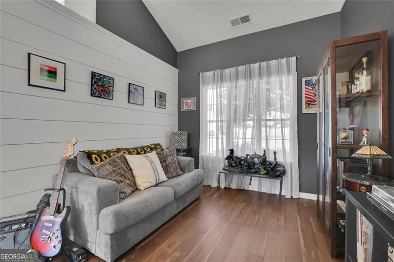 1025 AMBER LEAF CT