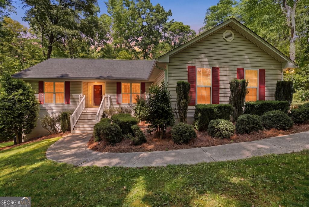 Photo of 318 Heather Way, Cleveland, GA 30528 (MLS # 10738341)