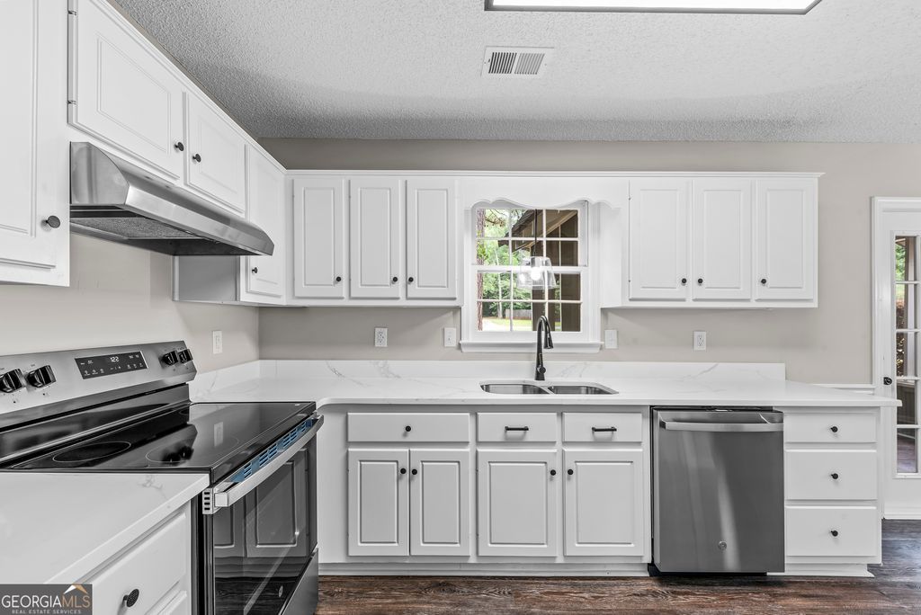 Photo of 100 Diamond Drive, Athens, GA 30605 (MLS # 10797355)
