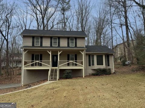 1897 Winding Creek LN SW Marietta GA 30064