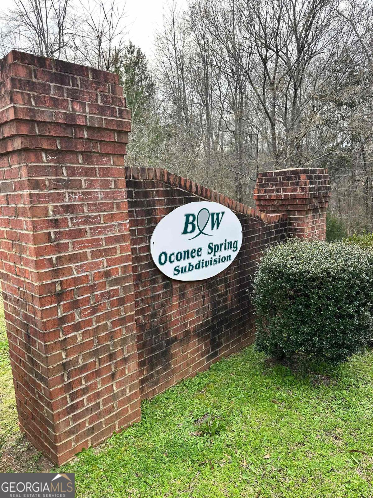 **Beautiful Corner Lot in Eatonton, GA - 1.07 Acres!** Looking for the perfect spot to build your dream home or a fantastic investment opportunity? Look no further! This charming 1.07-acre corner lot, nestled right at the entrance of the peaceful BW Oconee Springs Subdivision, offers the best of both worlds-privacy and convenience. Surrounded by stunning hardwood trees, this lot provides a lovely natural setting, just minutes from downtown Eatonton. Enjoy easy access to in-town shopping, dining, and everything the heart of Eatonton has to offer. Don't miss the chance to make this spot your own-whether you're building your forever home or creating a spec home for future buyers! This lot offers BOTH public Water and public Sewer!! This is a SITE BUILT location only, and there are covenants that have to be met for the structure.