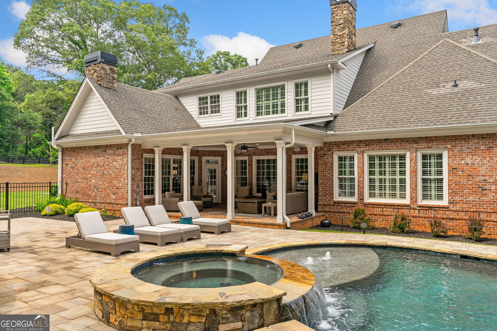325 Edwards Brook LN