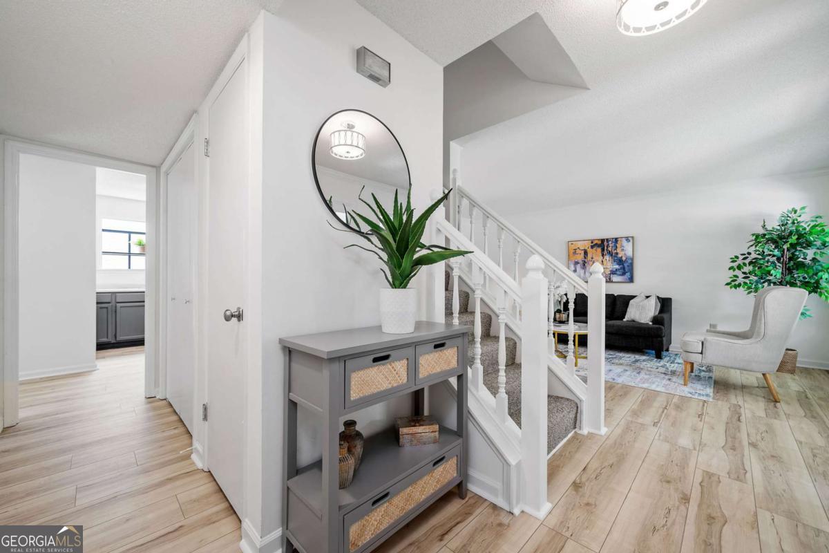 10490 Willow View CIR