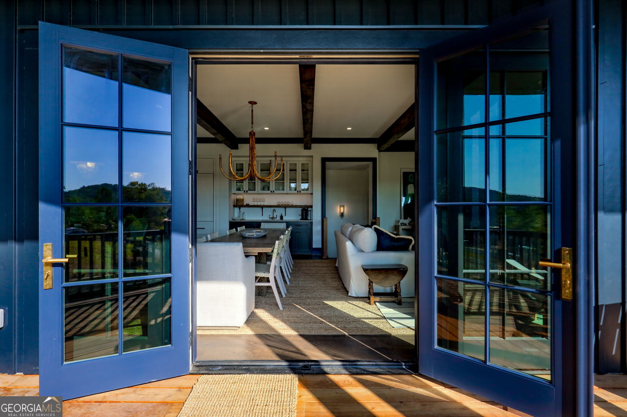 100 Cove View LN