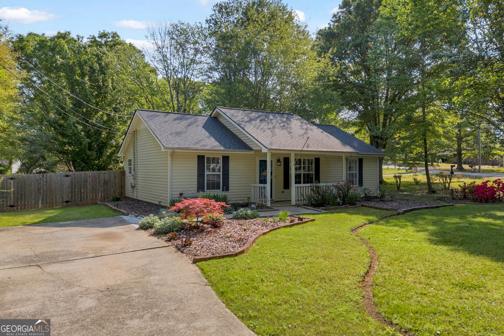 Photo of 40 Mimosa Street, Winder, GA 30680 (MLS # 10728792)