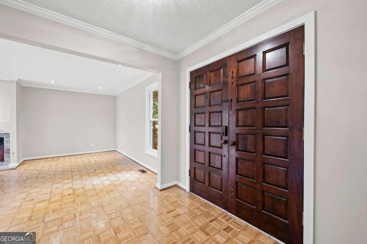 2710 Margaret Mitchell DR NW