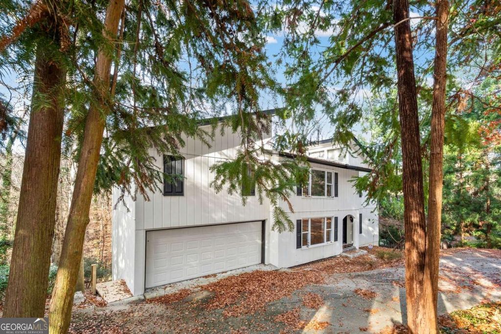 Photo of 2710 Margaret Mitchell Drive NW, Atlanta, GA 30327 (MLS # 10650599)