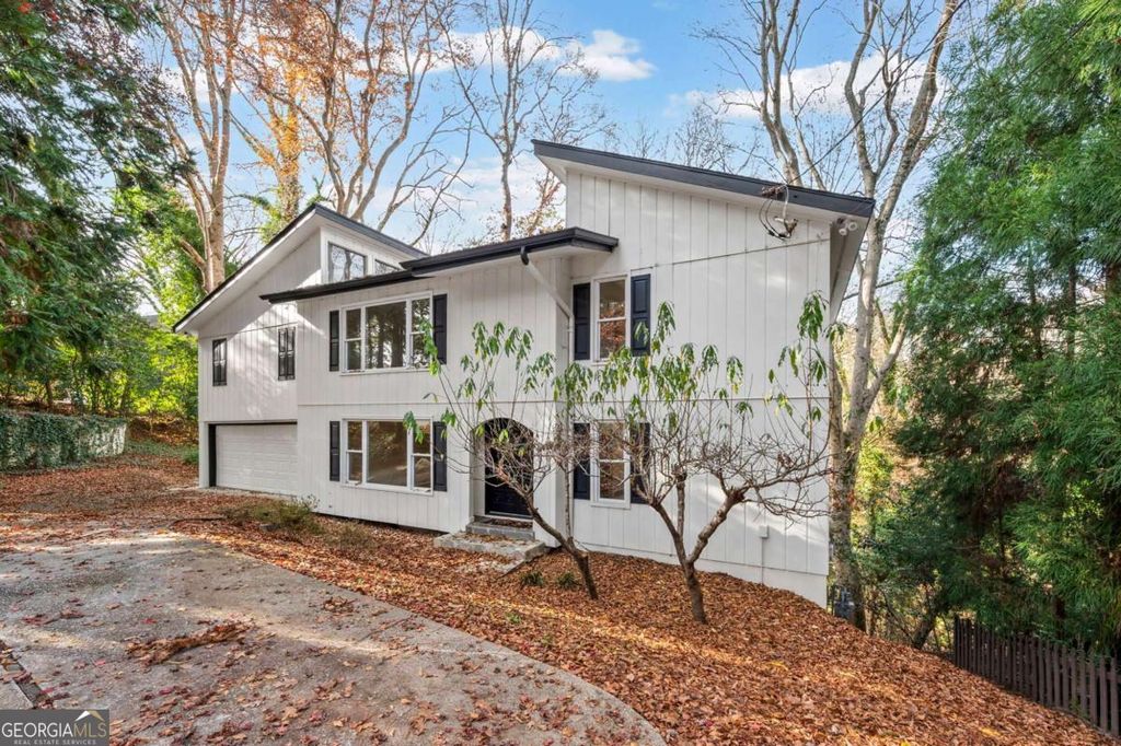 Photo of 2710 Margaret Mitchell Drive NW, Atlanta, GA 30327 (MLS # 10650599)