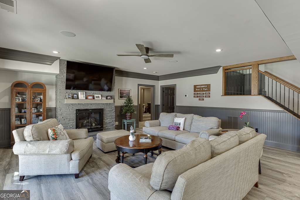 3083 Cambridge Hill DR