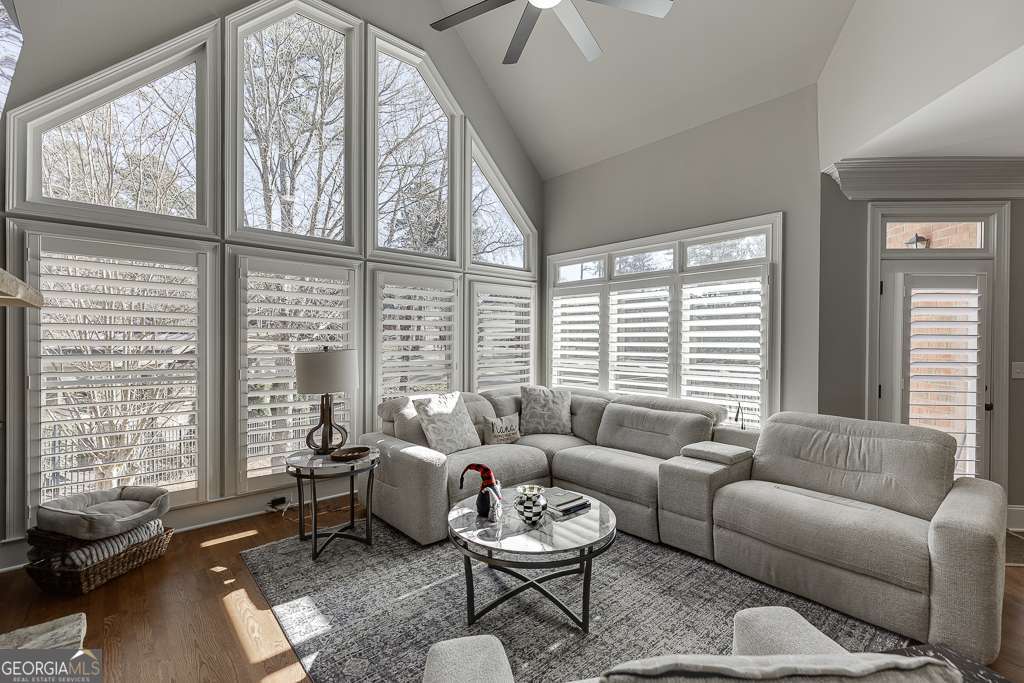 3083 Cambridge Hill DR