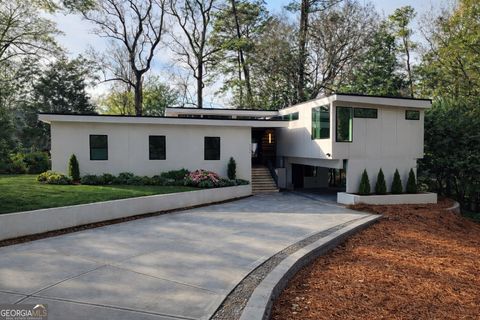 Photo of 3134 W Roxboro Road NE, Atlanta, GA 30324 (MLS # 10659948)