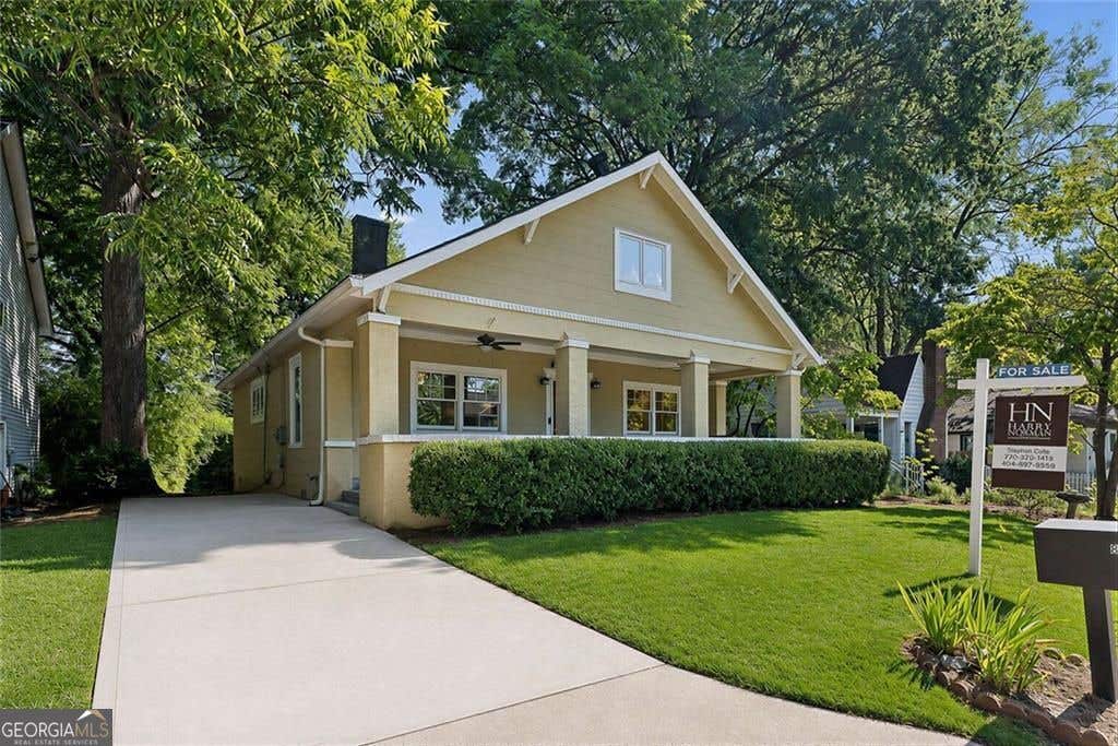 Photo of 805 Holmes Street NW, Atlanta, GA 30318 (MLS # 10831085)