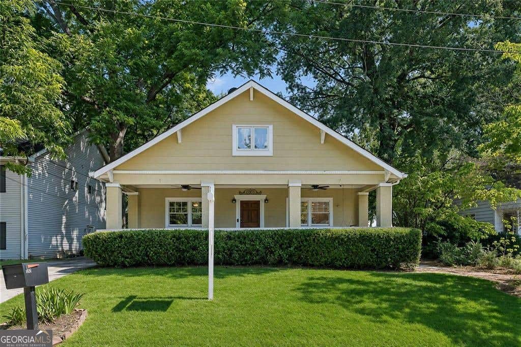 Photo of 805 Holmes Street NW, Atlanta, GA 30318 (MLS # 10831085)