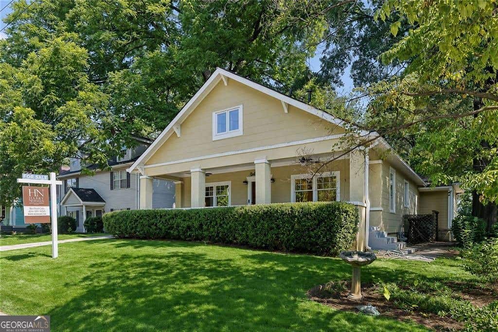 Photo of 805 Holmes Street NW, Atlanta, GA 30318 (MLS # 10831085)