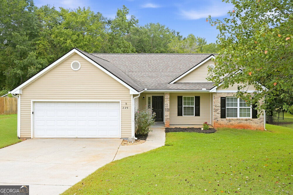 Photo of 229 Clearwater Drive, Monroe, GA 30655 (MLS # 10855195)