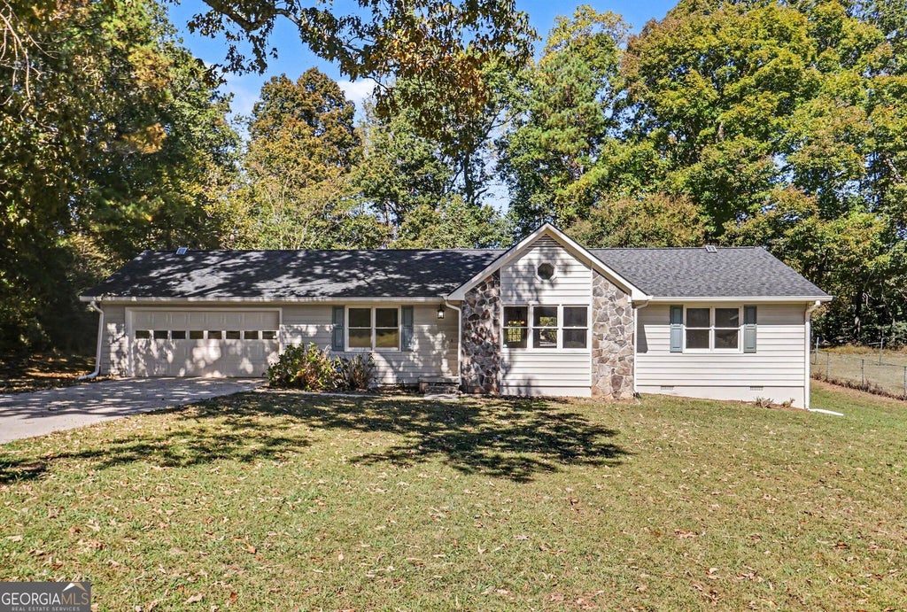 Photo of 4213 Green Valley Drive, Gainesville, GA 30506 (MLS # 10879753)