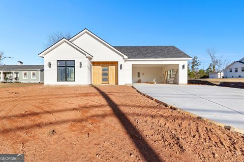 A home in Newnan