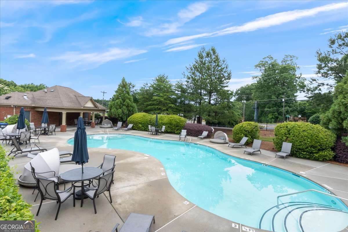 Creekside Manor - Residential