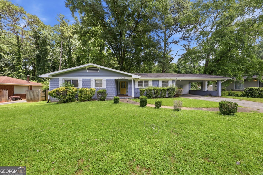 Photo of 3150 Dogwood Drive, East Point, GA 30344 (MLS # 10840881)
