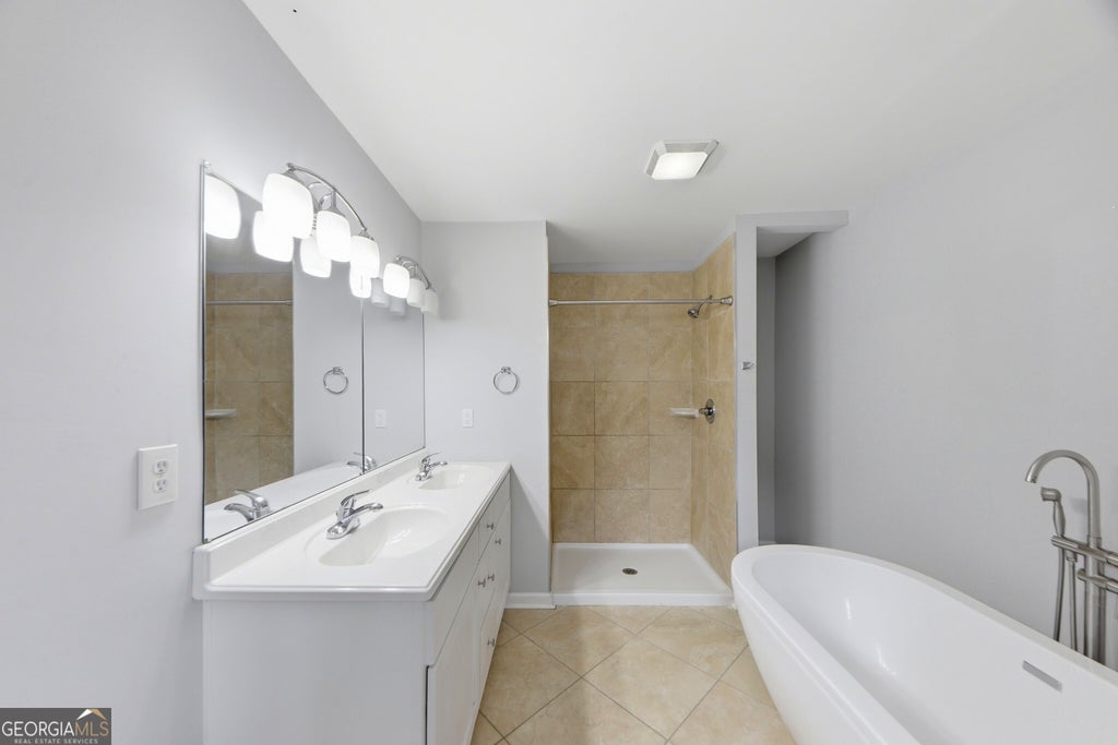 Photo of 3150 Dogwood Drive, East Point, GA 30344 (MLS # 10840881)