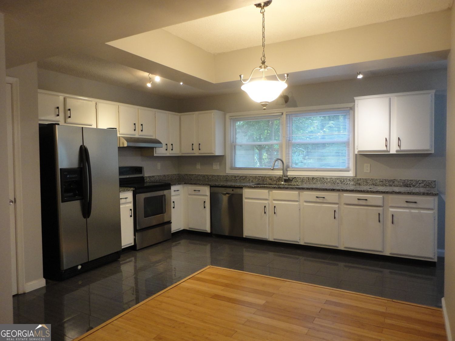 Roswell, Georgia 30076, United States, 2 Bedrooms Bedrooms, ,3 BathroomsBathrooms,Residential,Active,225384