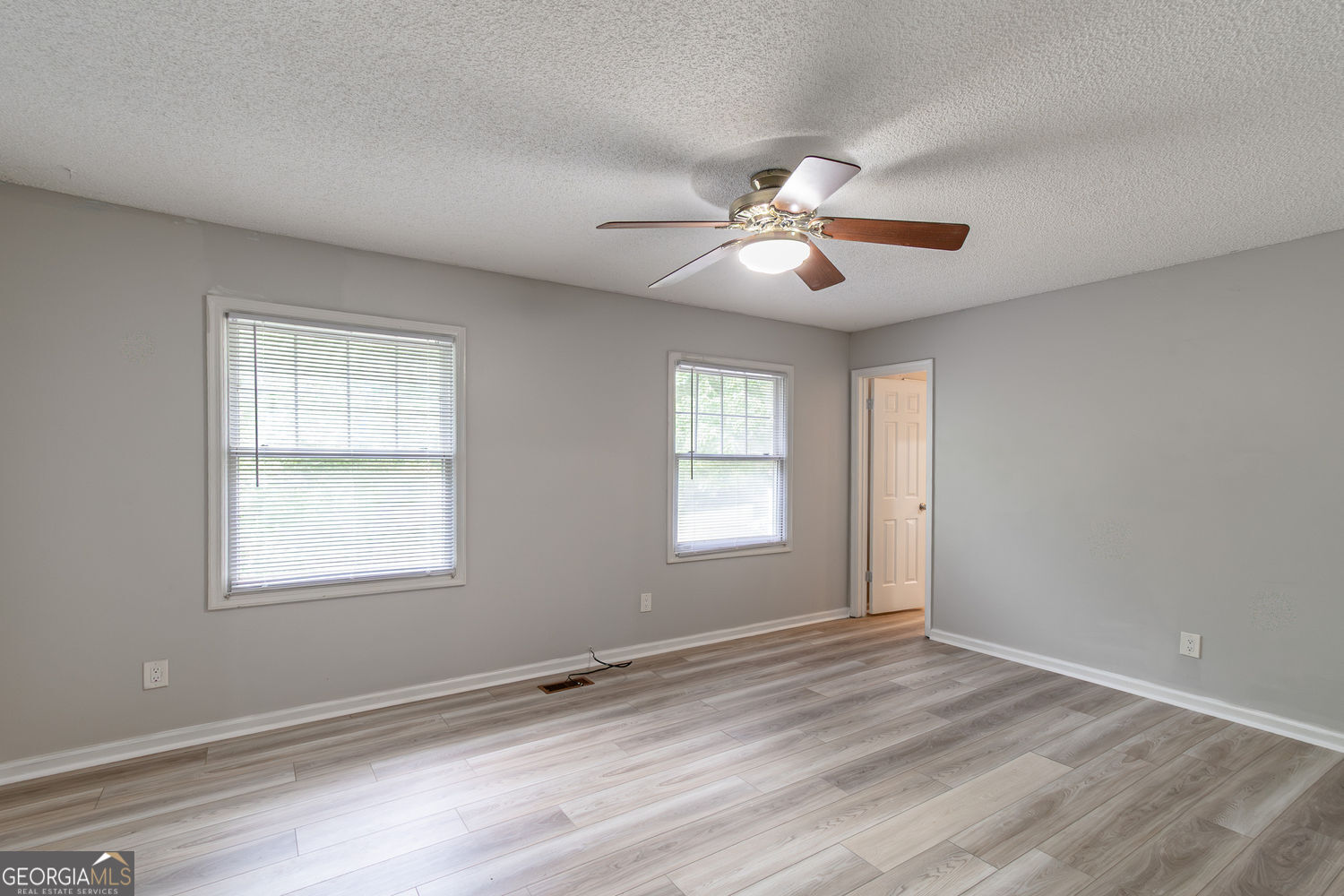 Roswell, Georgia 30076, United States, 2 Bedrooms Bedrooms, ,3 BathroomsBathrooms,Residential,Active,225384