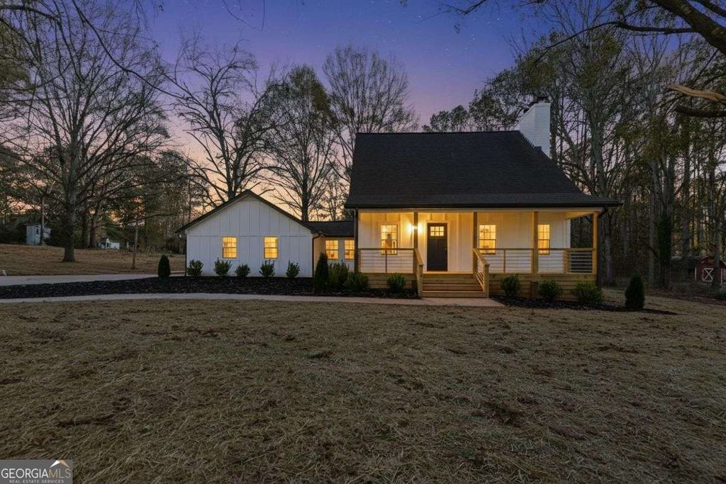 Photo of 1178 Redwine Road, Fayetteville, GA 30215 (MLS # 10658709)