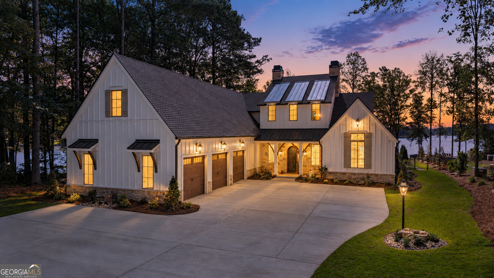 138 Phoenix DR