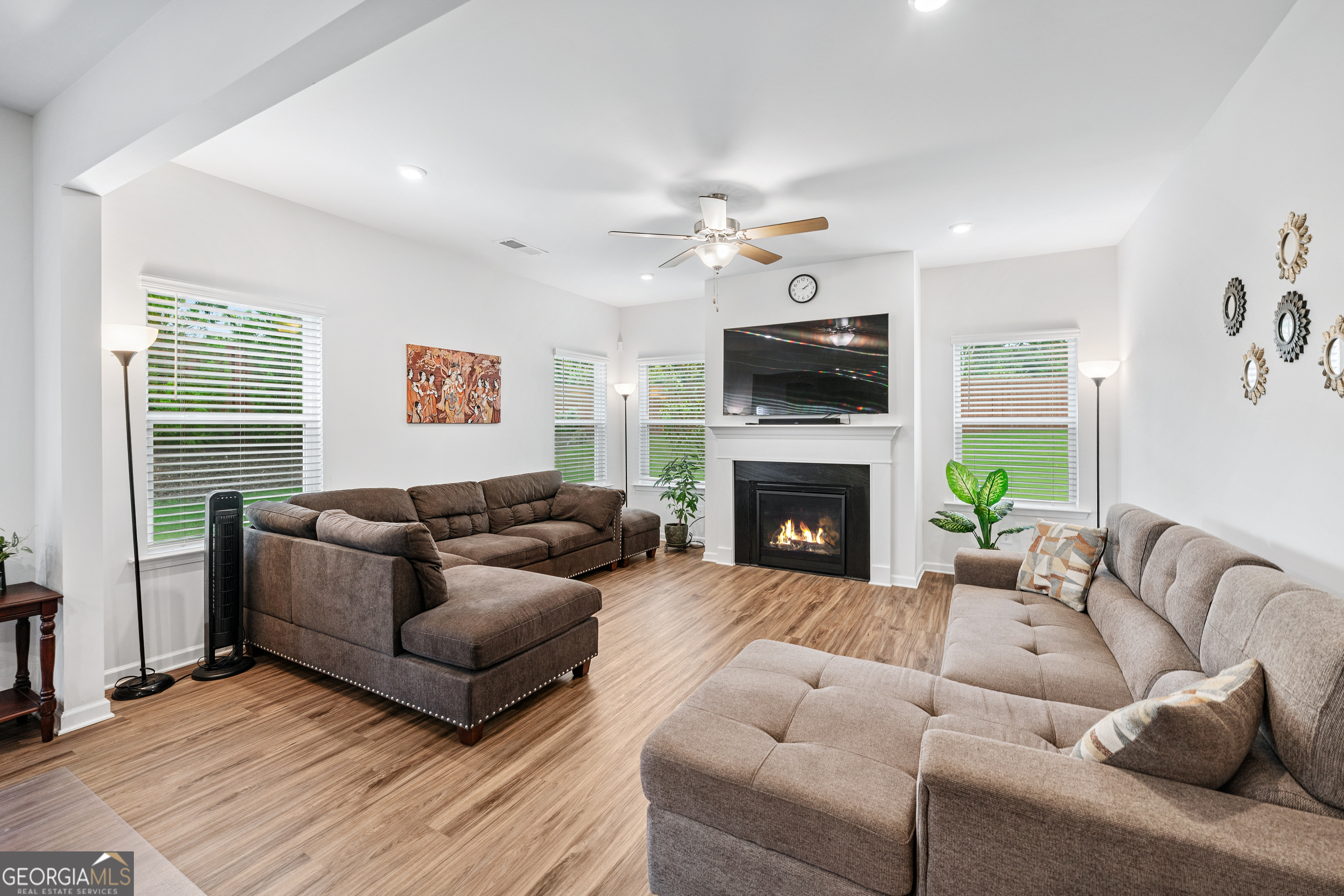 305 Knights Ct