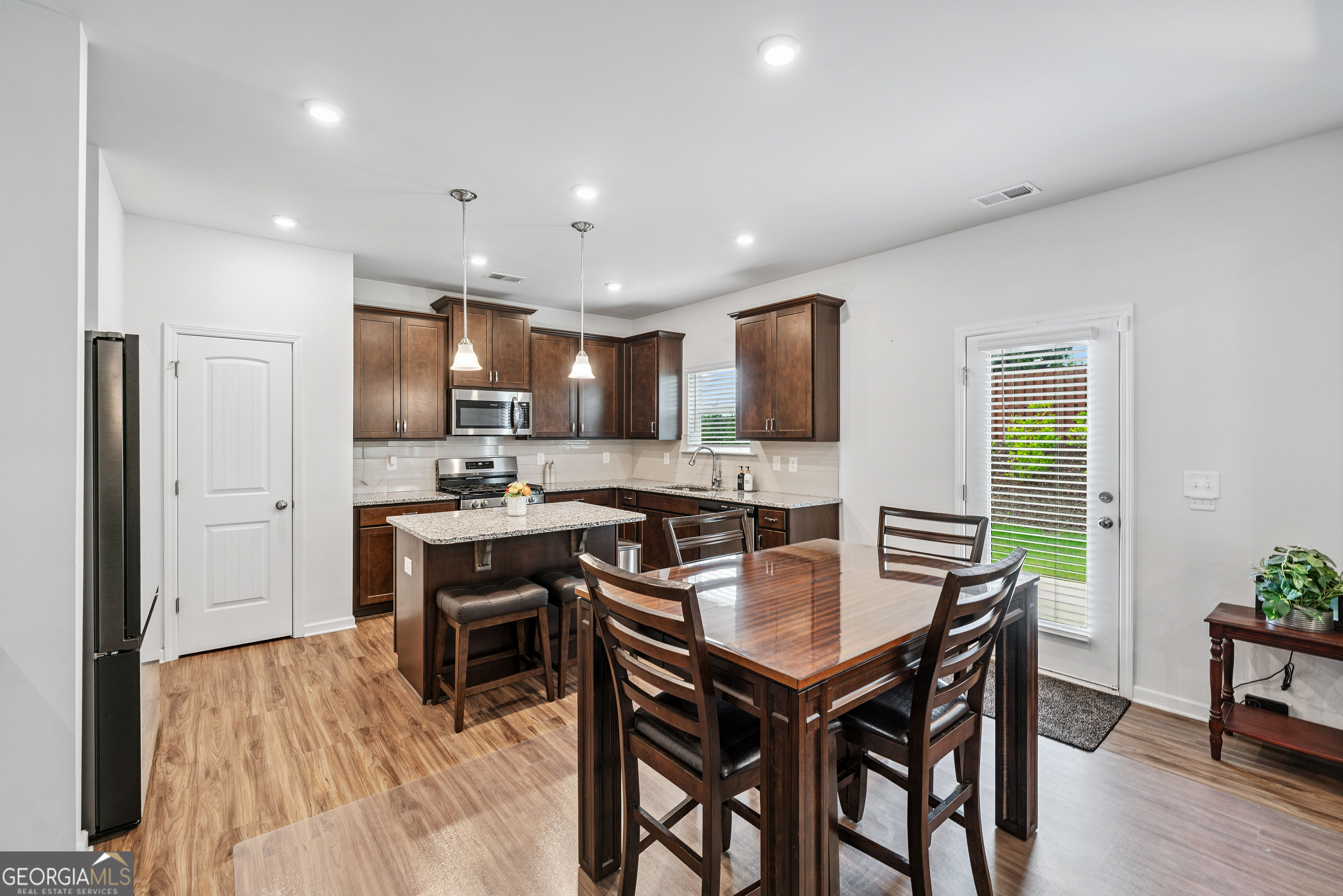 305 Knights Ct