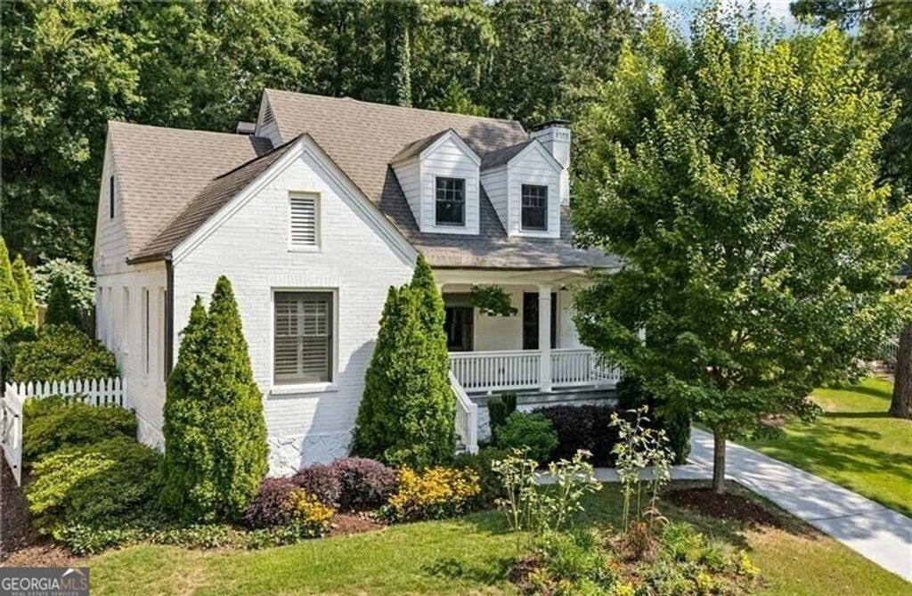 Photo of 521 Collier Road NW, Atlanta, GA 30318 (MLS # 10625807)