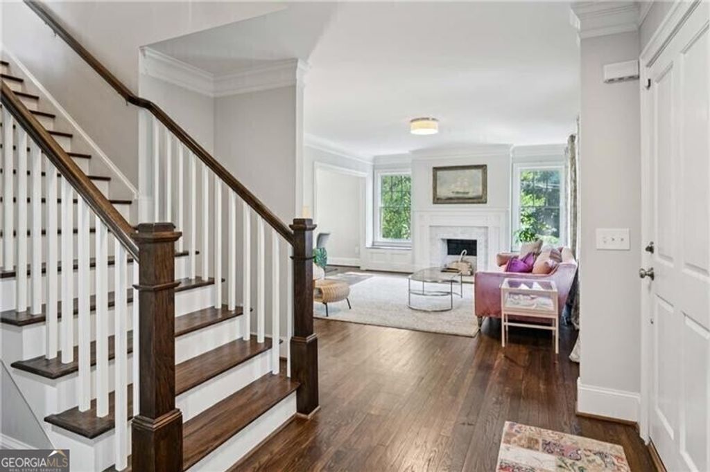 Photo of 521 Collier Road NW, Atlanta, GA 30318 (MLS # 10625807)