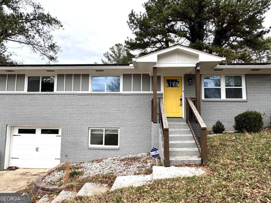 Photo of 3859 N Camp Creek Parkway SW, Atlanta, GA 30331 (MLS # 10678610)