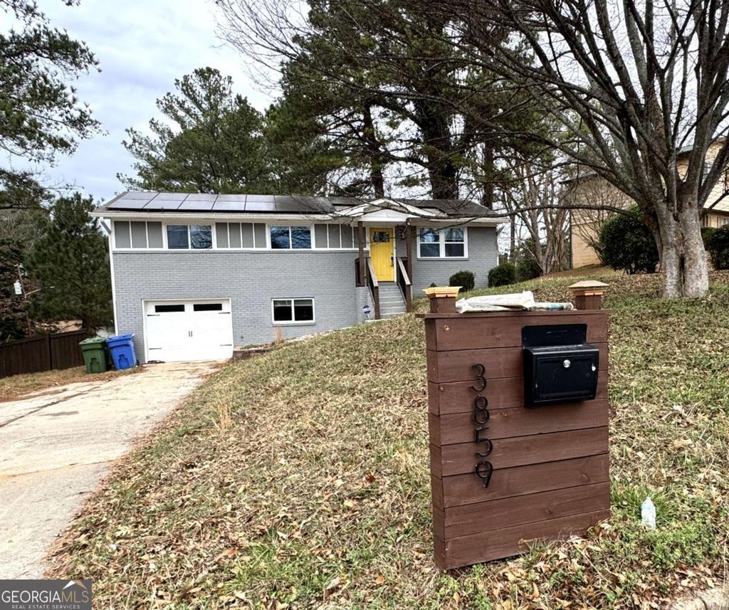 Photo of 3859 N Camp Creek Parkway SW, Atlanta, GA 30331 (MLS # 10678610)