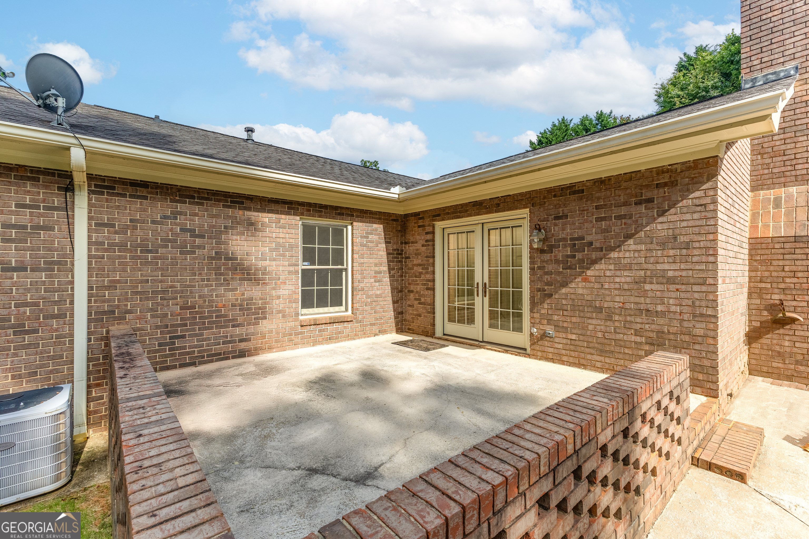 432 Dickson DR