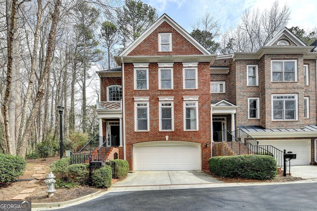 Photo of 10 Carrington Way NE, Atlanta, GA 30328 (MLS # 10695379)