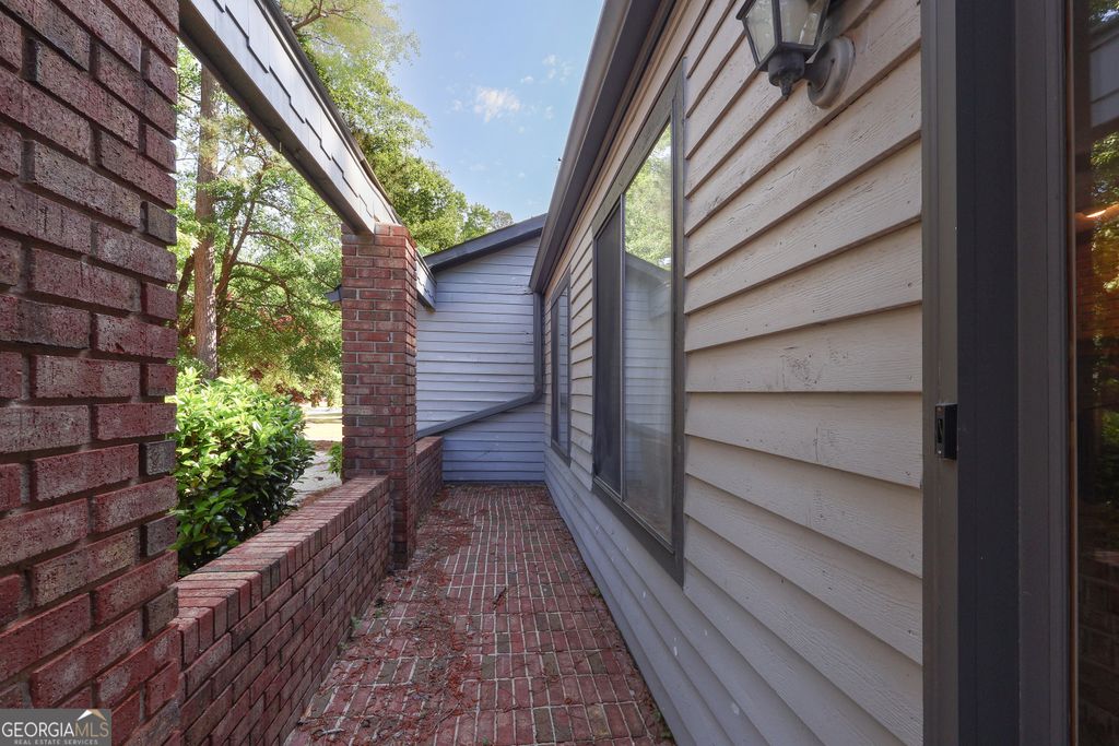 Photo of 112 Fountain Head, Peachtree City, GA 30269 (MLS # 10741049)