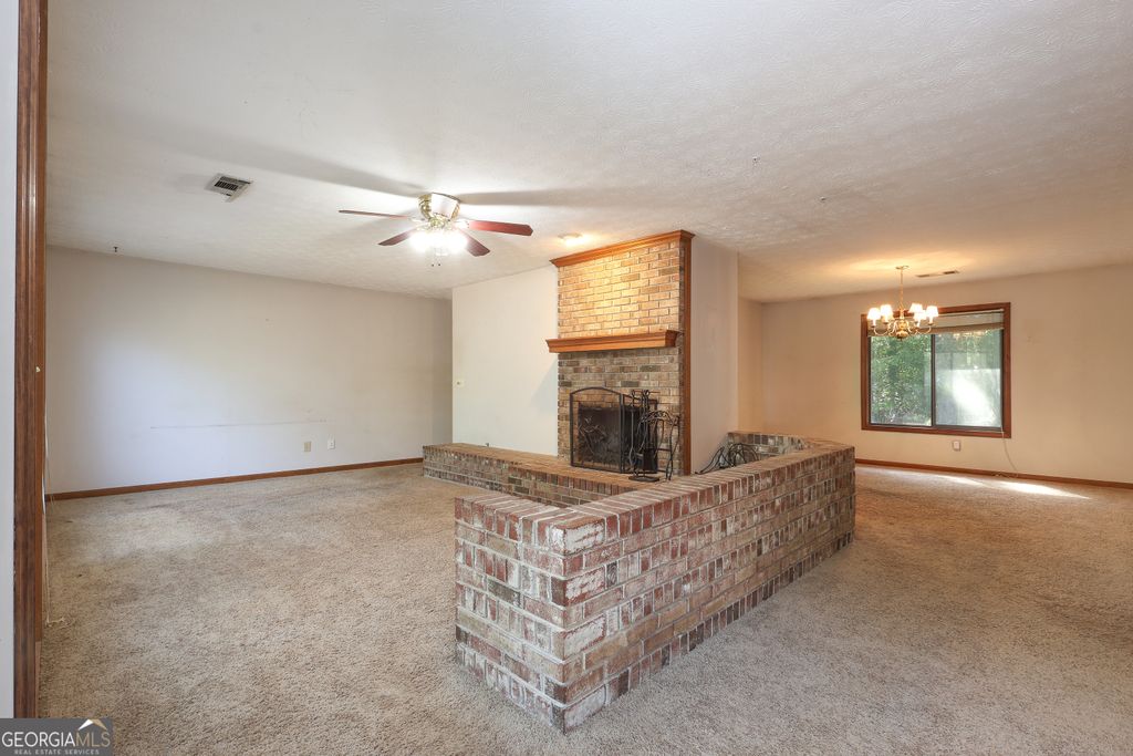 Photo of 112 Fountain Head, Peachtree City, GA 30269 (MLS # 10741049)