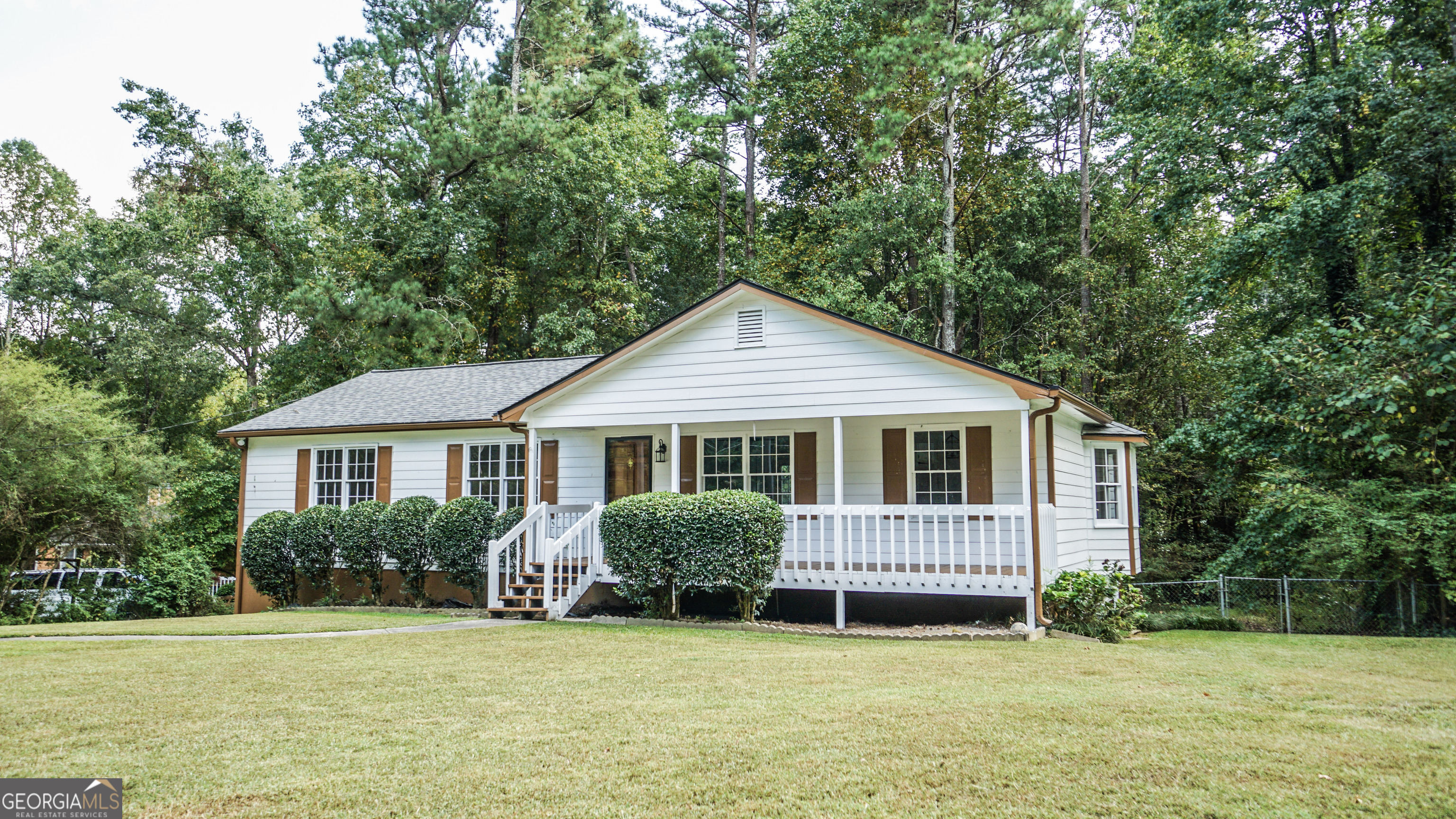 5641 Riding Woods DR SW