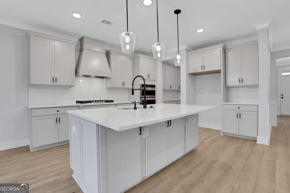 155 Coffee LN