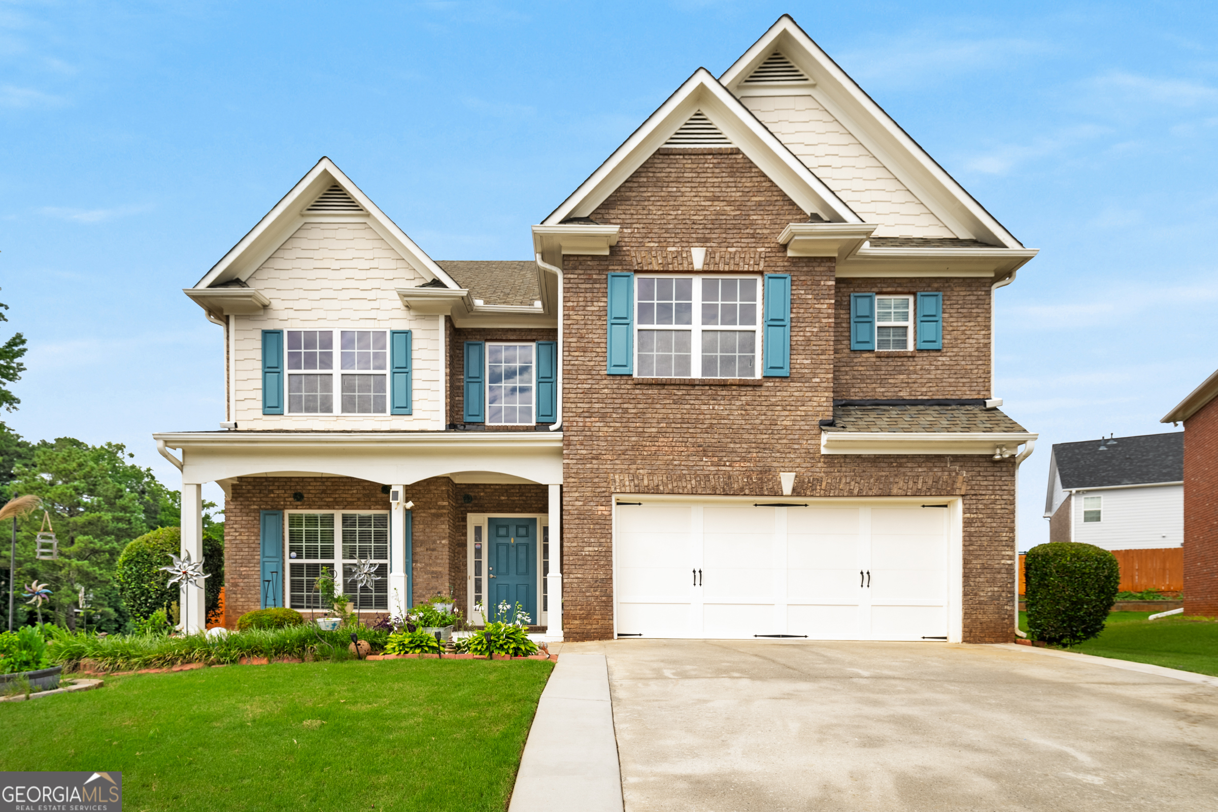 Gorgeous, well-maintained two-story, 3-side brick home in the award-winning Brookwood High School district! This spacious 5-bedroom, 3.5-bathroom home sits on a quiet cul-de-sac, featuring an open layout with high ceilings and abundant natural light. The spacious primary suite boasts a vaulted ceiling, walk-in closet, and bathroom with separate shower and soaking tub. The kitchen with granite counters and Stainless appliances flows seamlessly into the family room, while formal dining and keeping areas provide extra entertaining space. Outside, enjoy a private backyard oasis with a covered deck, garden, and durable concrete flooring. Freshly painted inside and out with new flooring, this home is move-in ready and perfectly located near top schools, shopping, and dining !