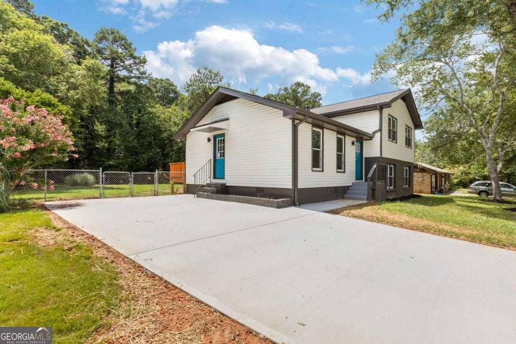 Photo of 2531 Falcon Ridge Drive, Grayson, GA 30017 (MLS # 10821982)