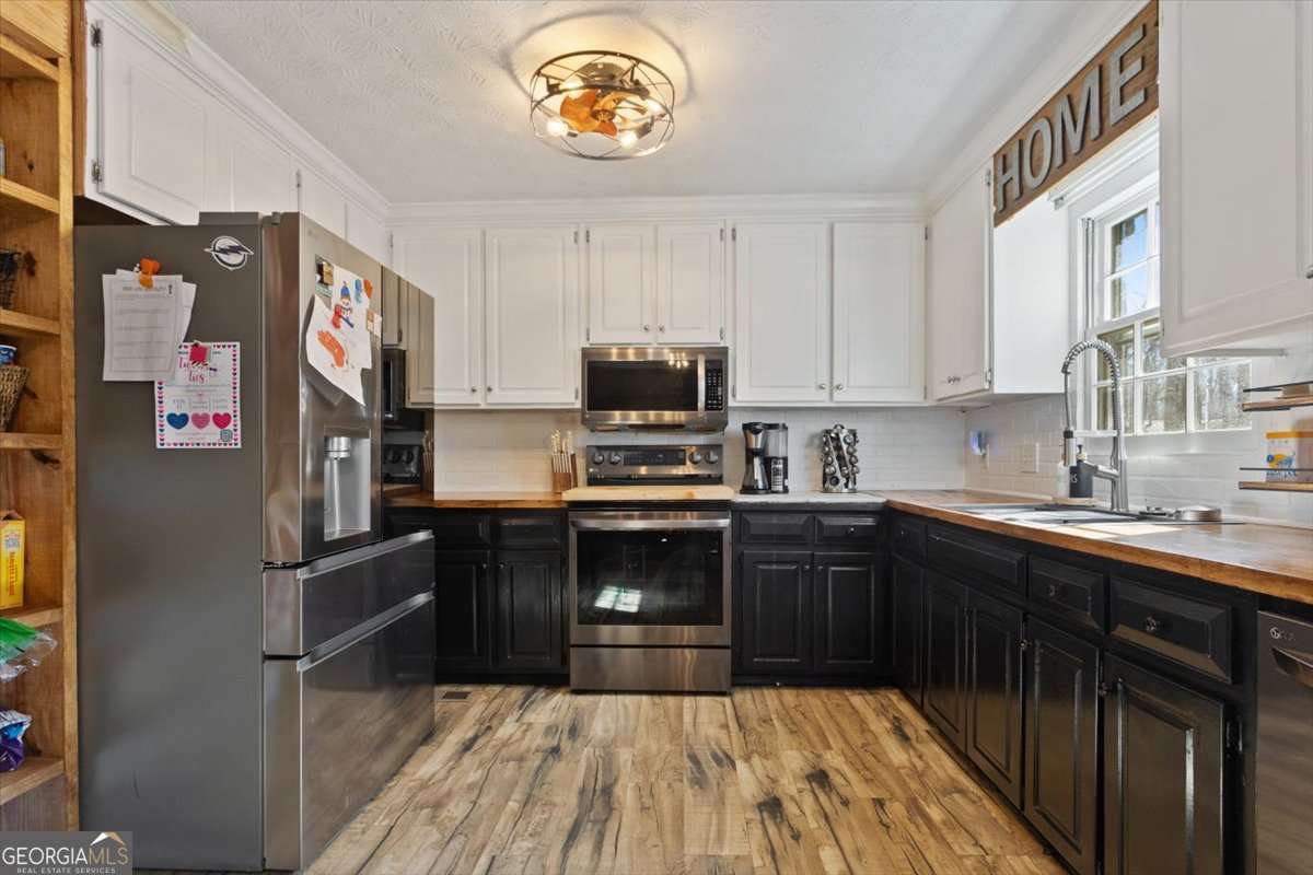 1468 Trinity Church RD